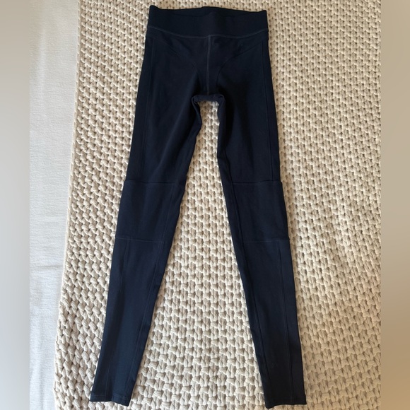 ALO Leggings - Picture 1 of 3